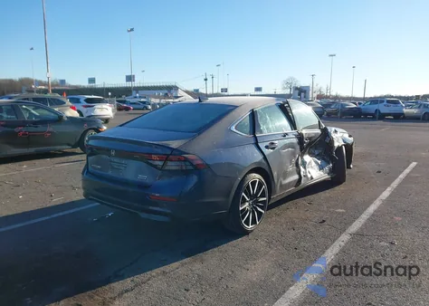 2025 Honda Accord Hybrid Touring z USA, uszkodzony, nr VIN 1HGCY2F80SA037918